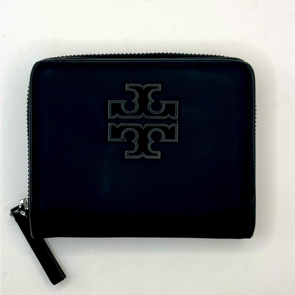 Tory Burch Matte Zip wallet